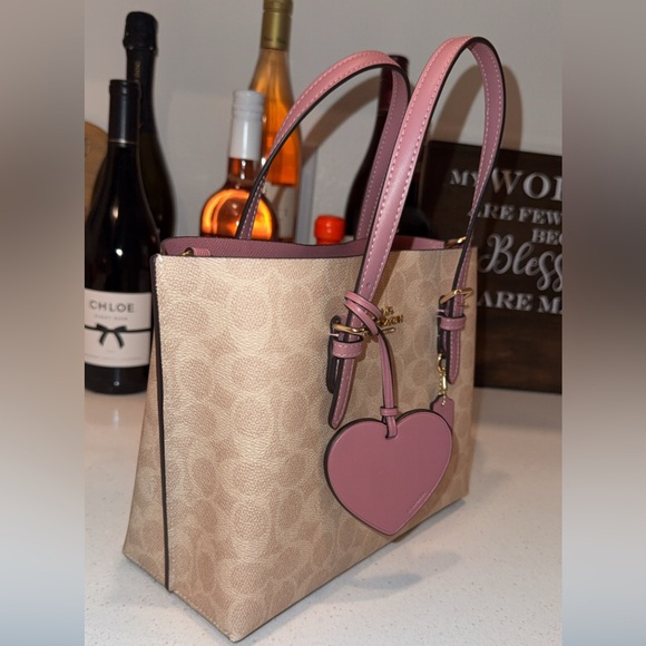 Mollie Tote 25 💖 in signature canvas with heart charm - Picture 3 of 9